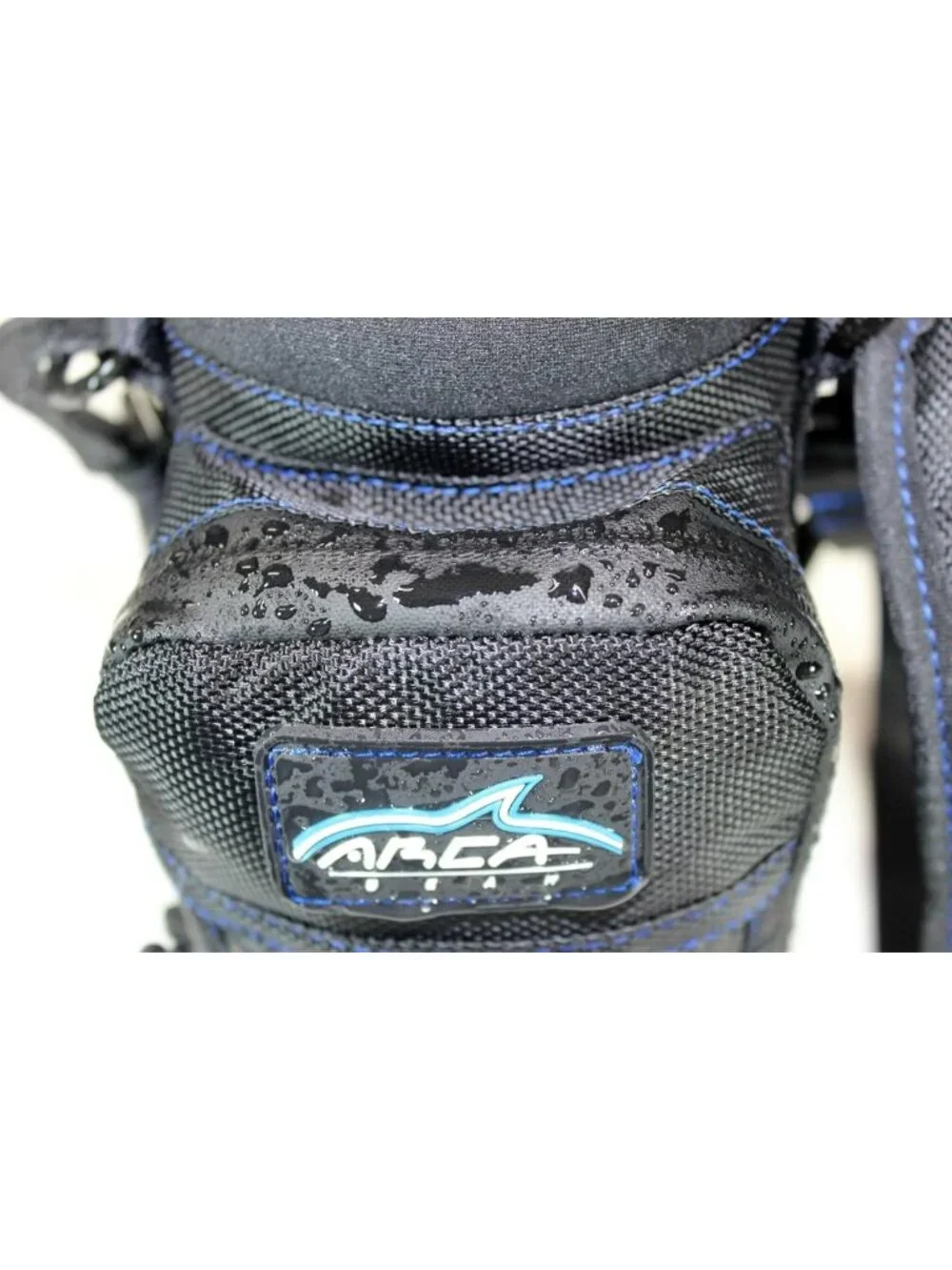 Insulated 32 oz Water Bottle Sling with Carry Handle & Shoulder Strap - Perfect